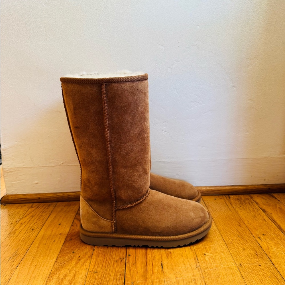 UGG Kids Classic II Boot, Size 3